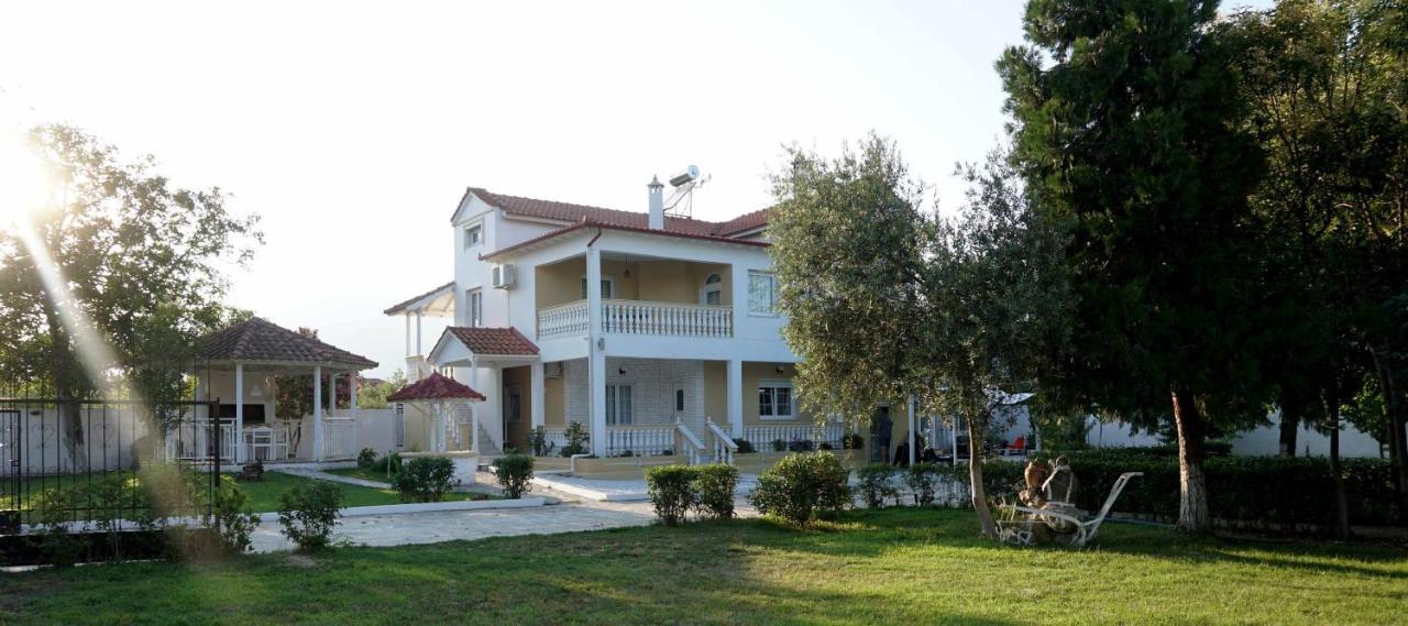 Villa Karras Vrasná エクステリア 写真