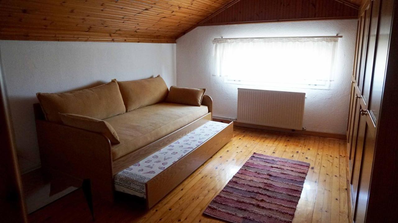 Villa Karras Vrasná エクステリア 写真