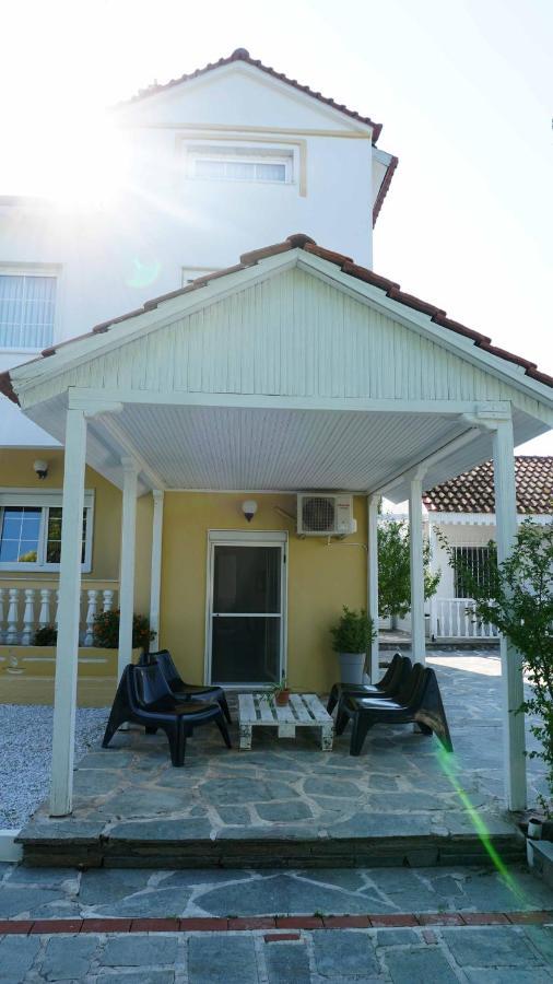 Villa Karras Vrasná エクステリア 写真