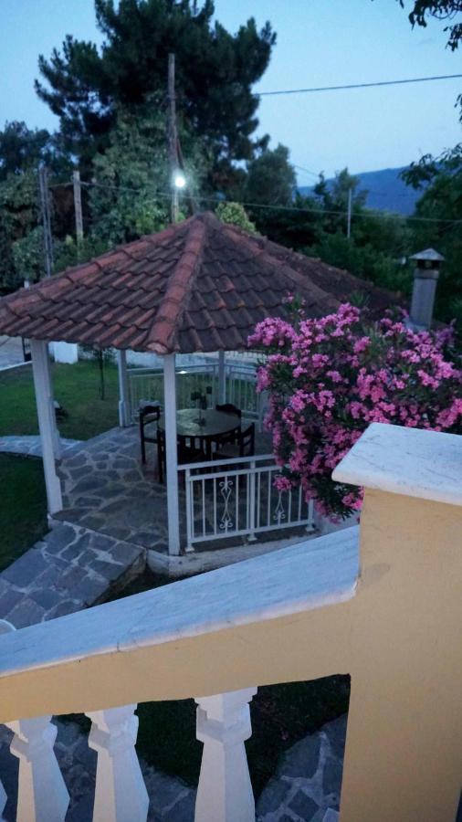 Villa Karras Vrasná エクステリア 写真